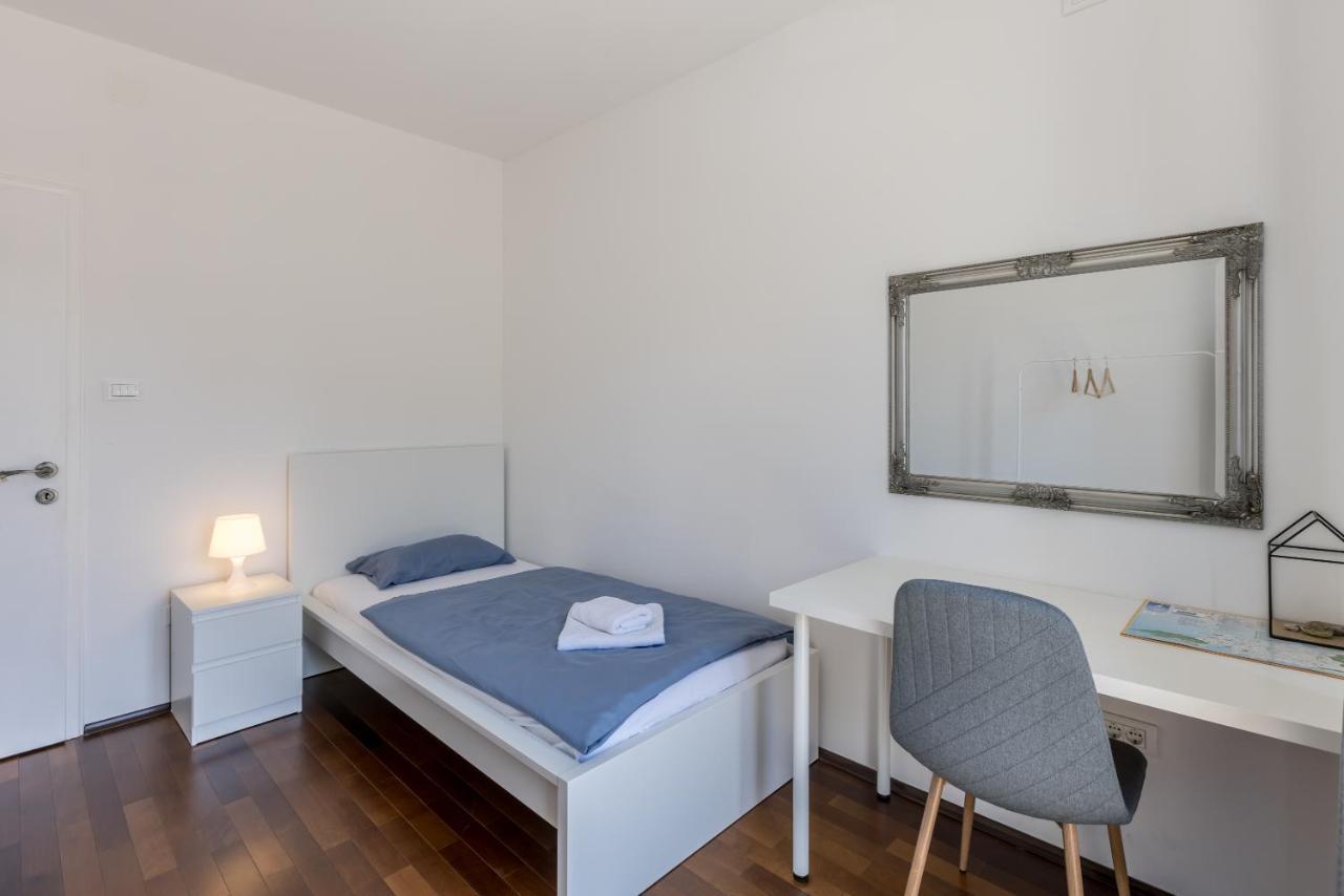Central Park Apartment With Terrace Split Eksteriør bilde