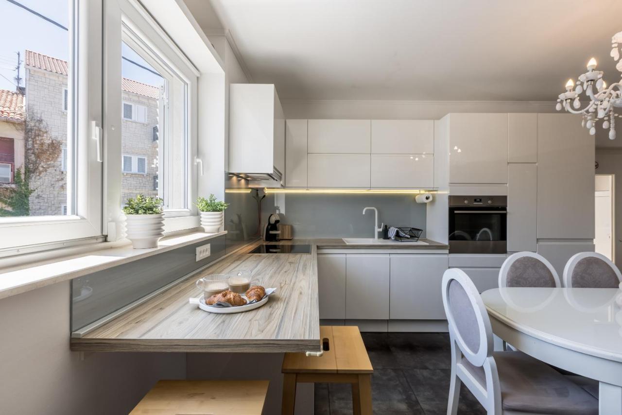 Central Park Apartment With Terrace Split Eksteriør bilde