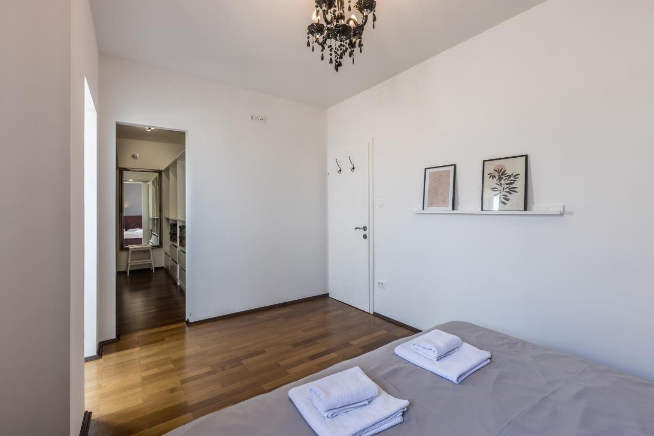 Central Park Apartment With Terrace Split Eksteriør bilde