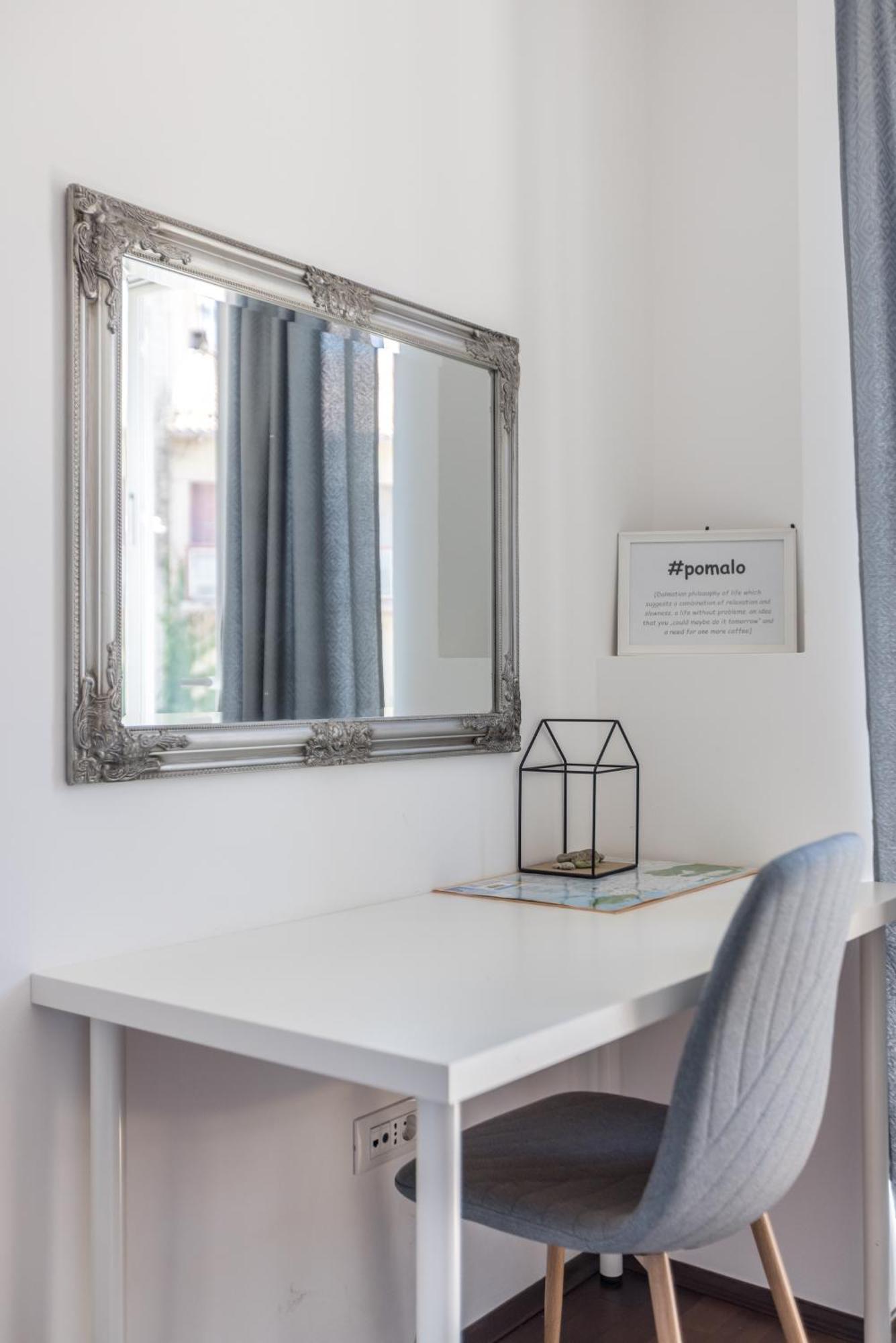 Central Park Apartment With Terrace Split Eksteriør bilde
